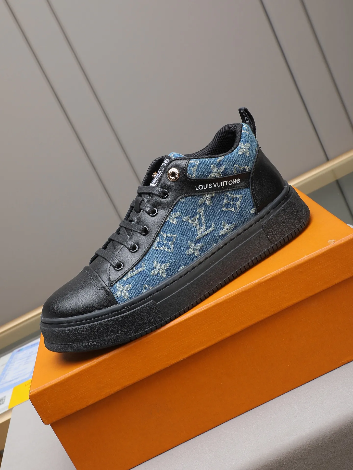 PP420 High Top Men's [LV] High top classic hot style in autumn and winter💝 👣👣Perfect last shape, beautiful design style 💋 💋This winter is no longer cold😢😢Cow leather + LV special material + non-slip and wear-resistant rubber outsole🎩A must-have for trendy men❗Number: 38-44 (45 custom-made) The real thing looks better🎬The real thing looks better👅, two colors to choose from